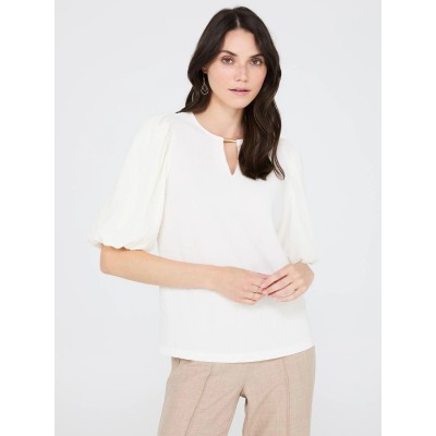 Textured Top With Front Keyhole