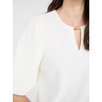 Textured Top With Front Keyhole